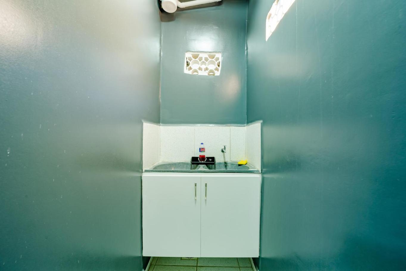 Flat Com Wi-fi A Poucos Metros Do Aeroporto Apartamento *